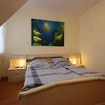 Reihenhaus, *