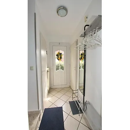 Reihenhaus, *