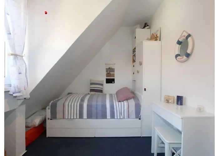 Reihenhaus, *